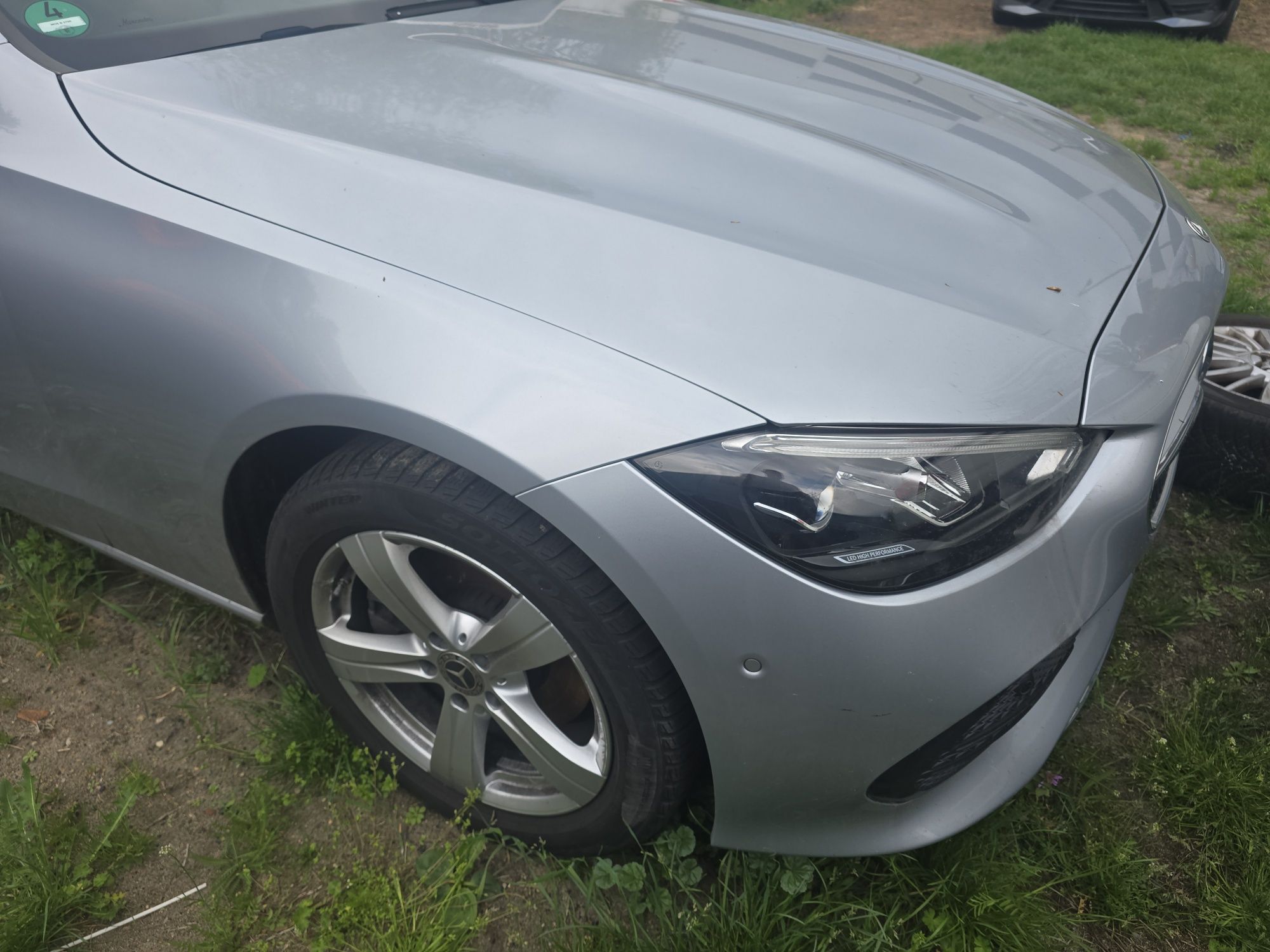 Przód części Maska Pas Zderzak Mercedes C220d  w206 922 Led High