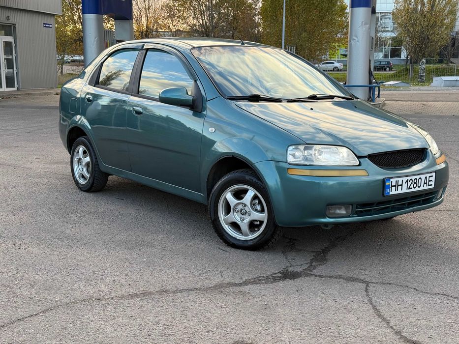 Продам CHEVROLET Aveo т200 2005р 1.5 газ-бенз