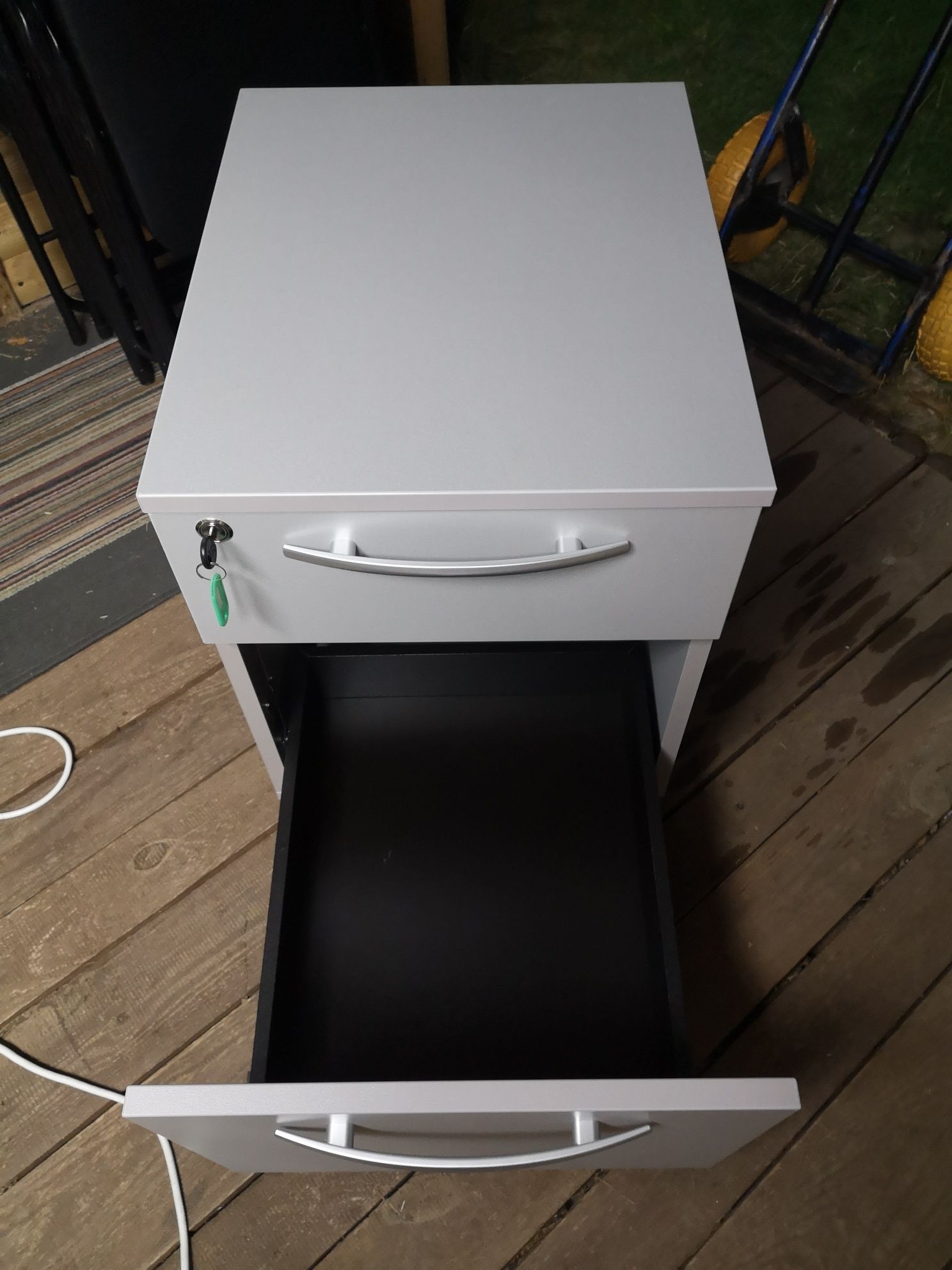 Kontenerek biurowy kolor jasny szary ikea