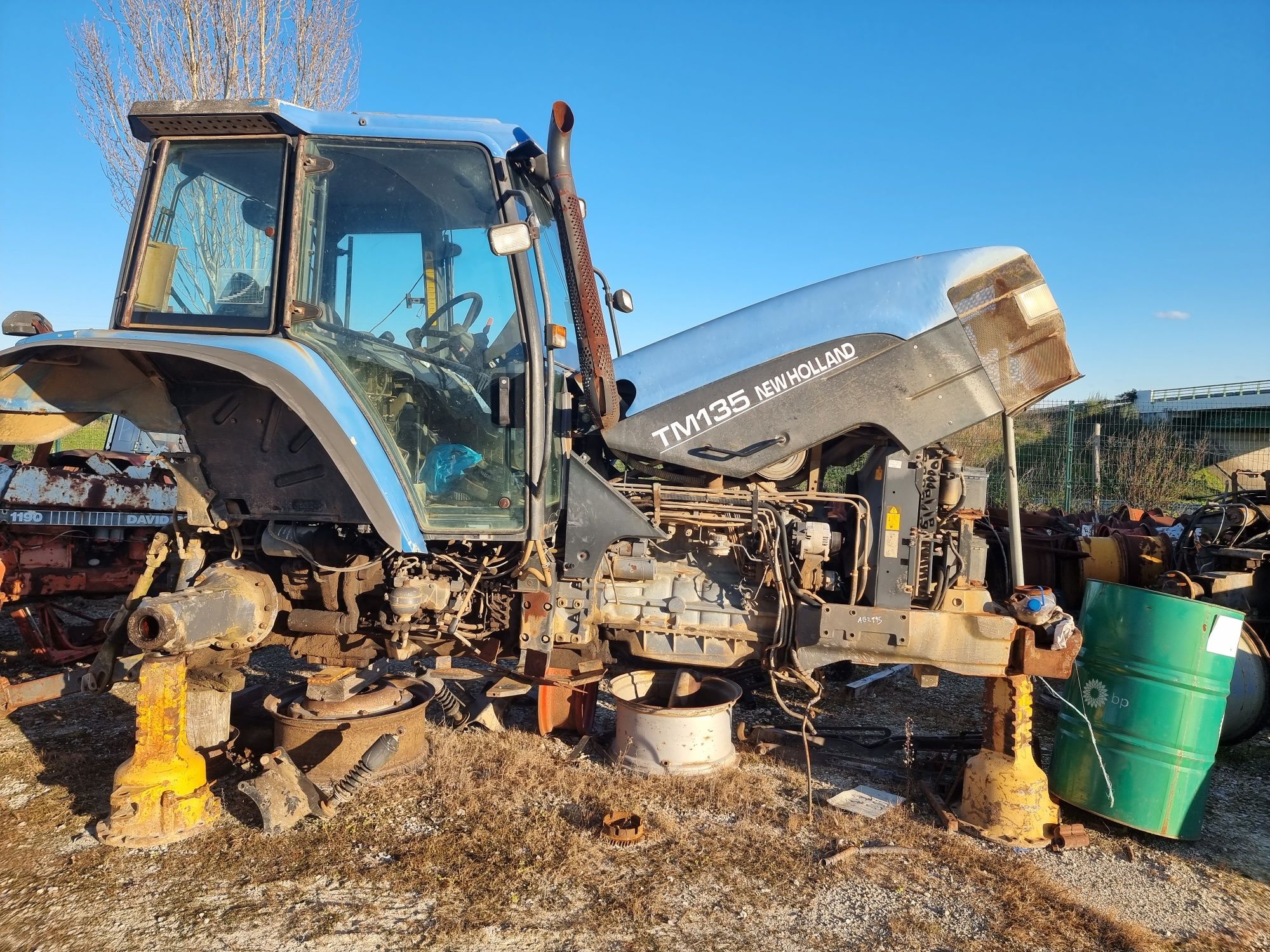 Trator New Holland TM135 para peças