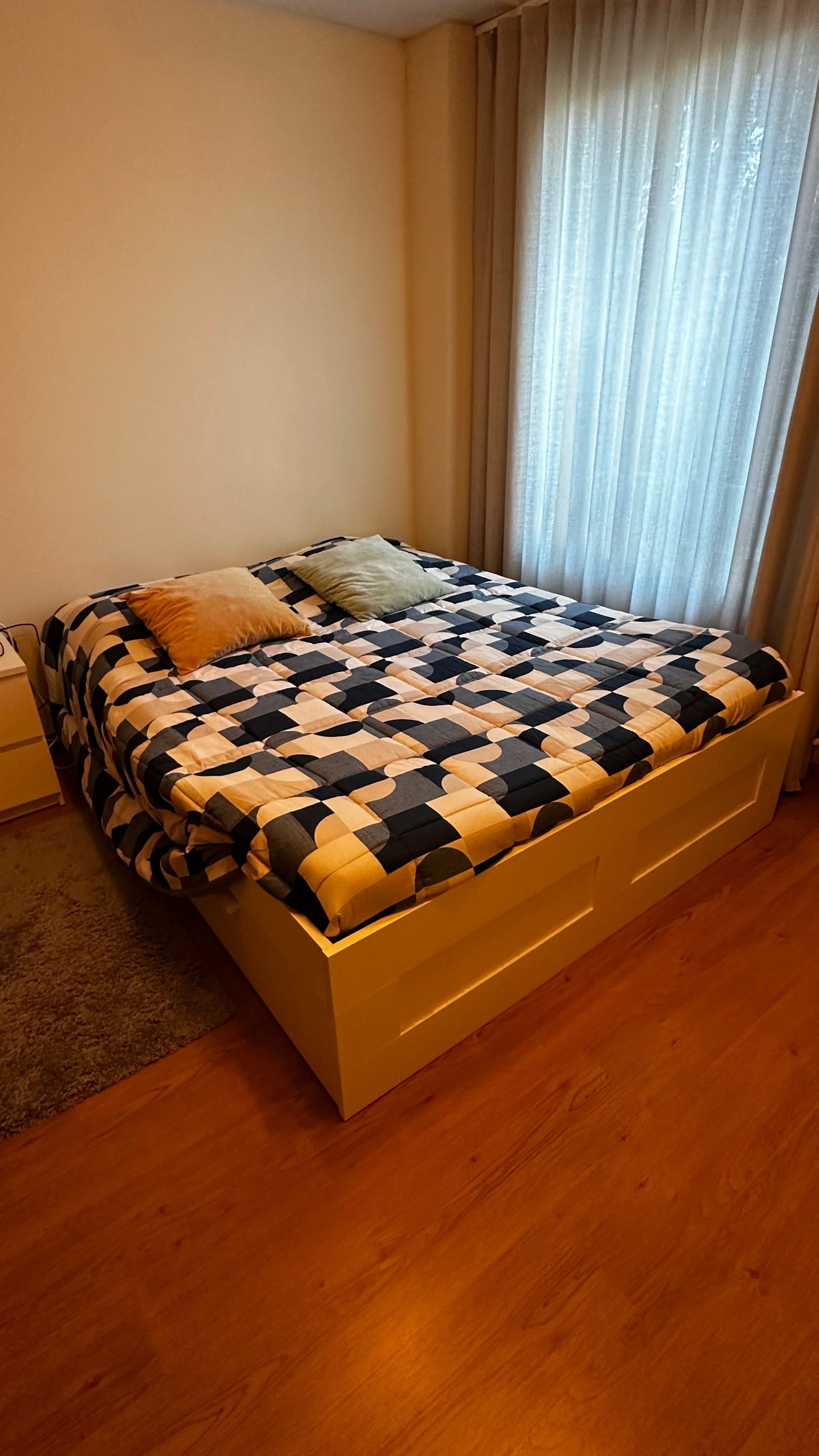 Cama Ikea 4 gavetões + colchão