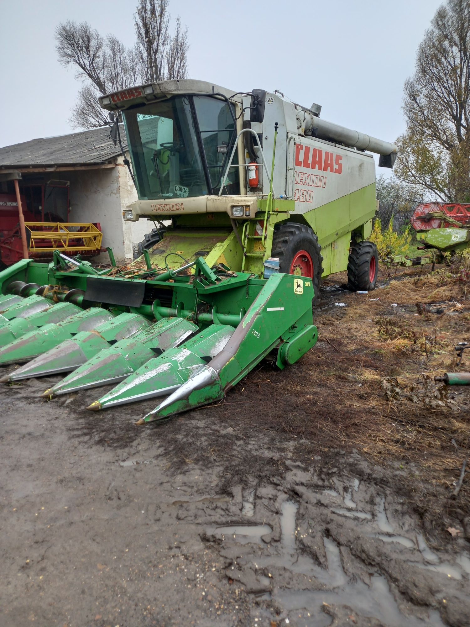 Кукурудзяна жатка Джон дір, John Deere  8 рядків, складна