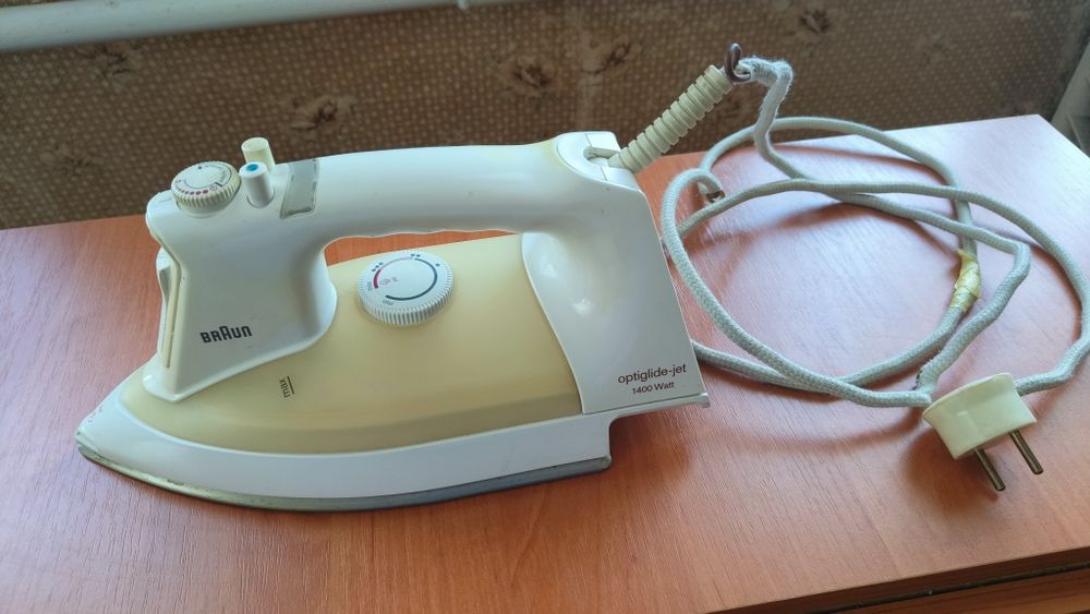 Праска (утюг) Braun 1400 вт