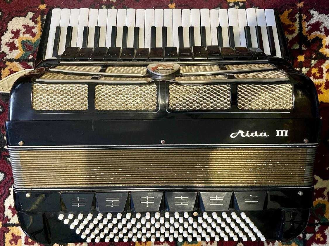 Акордеон Lignatone Aida iii, аккордеон, баян