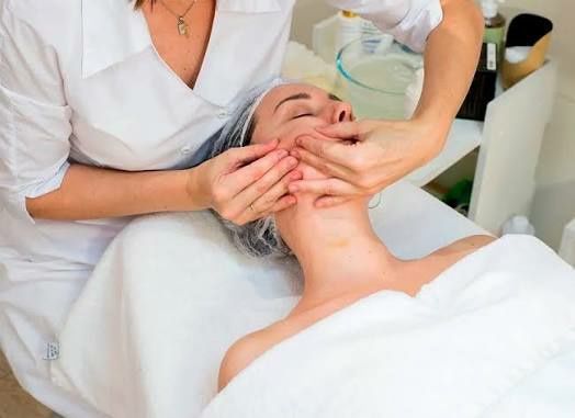 Профессиональный массаж лица, прокалывание ушей и носа — Одесс