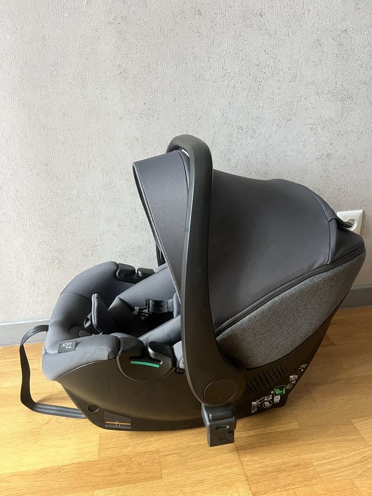Автокрісло Chicco Kory Plus i-Size (0+) Black – як нове!
