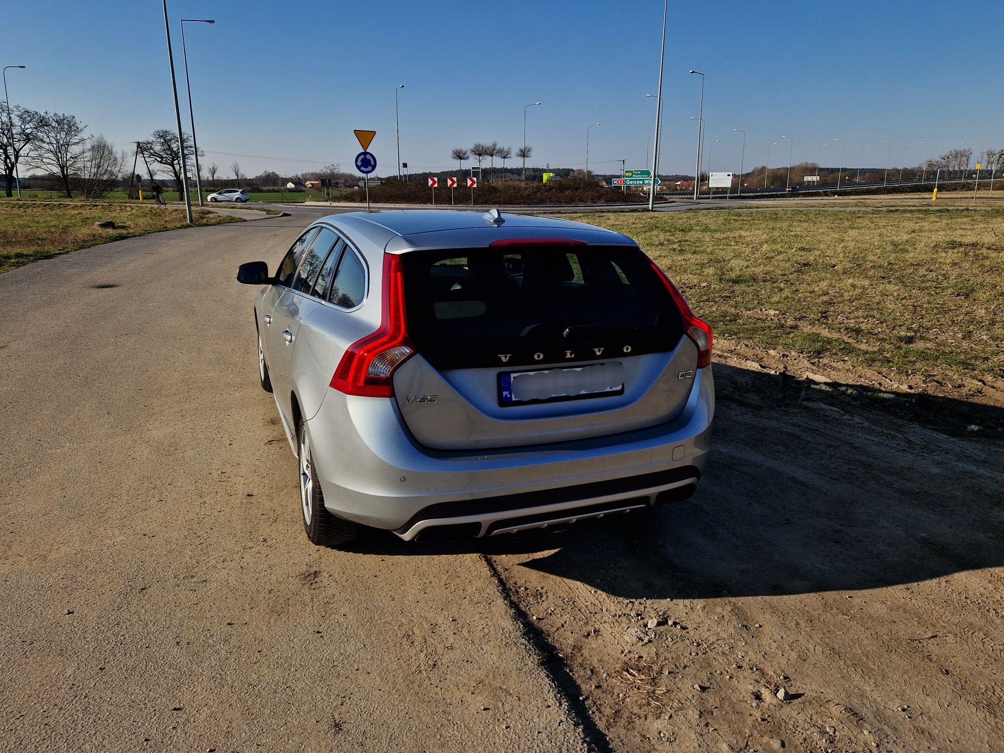 VOLVO V60 D2 120KM