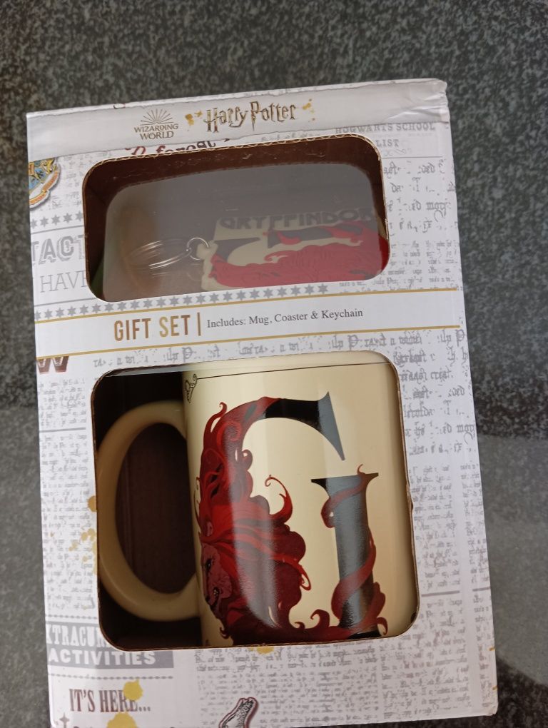 Caneca e porta chaves Harry Potter