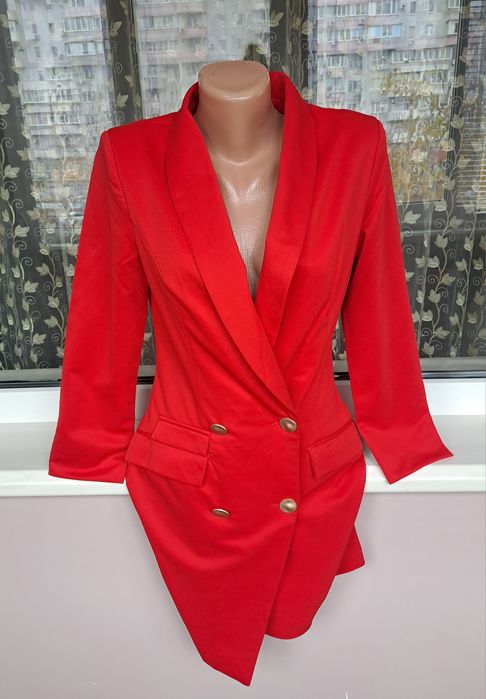 Красное женское платье-пиджак
