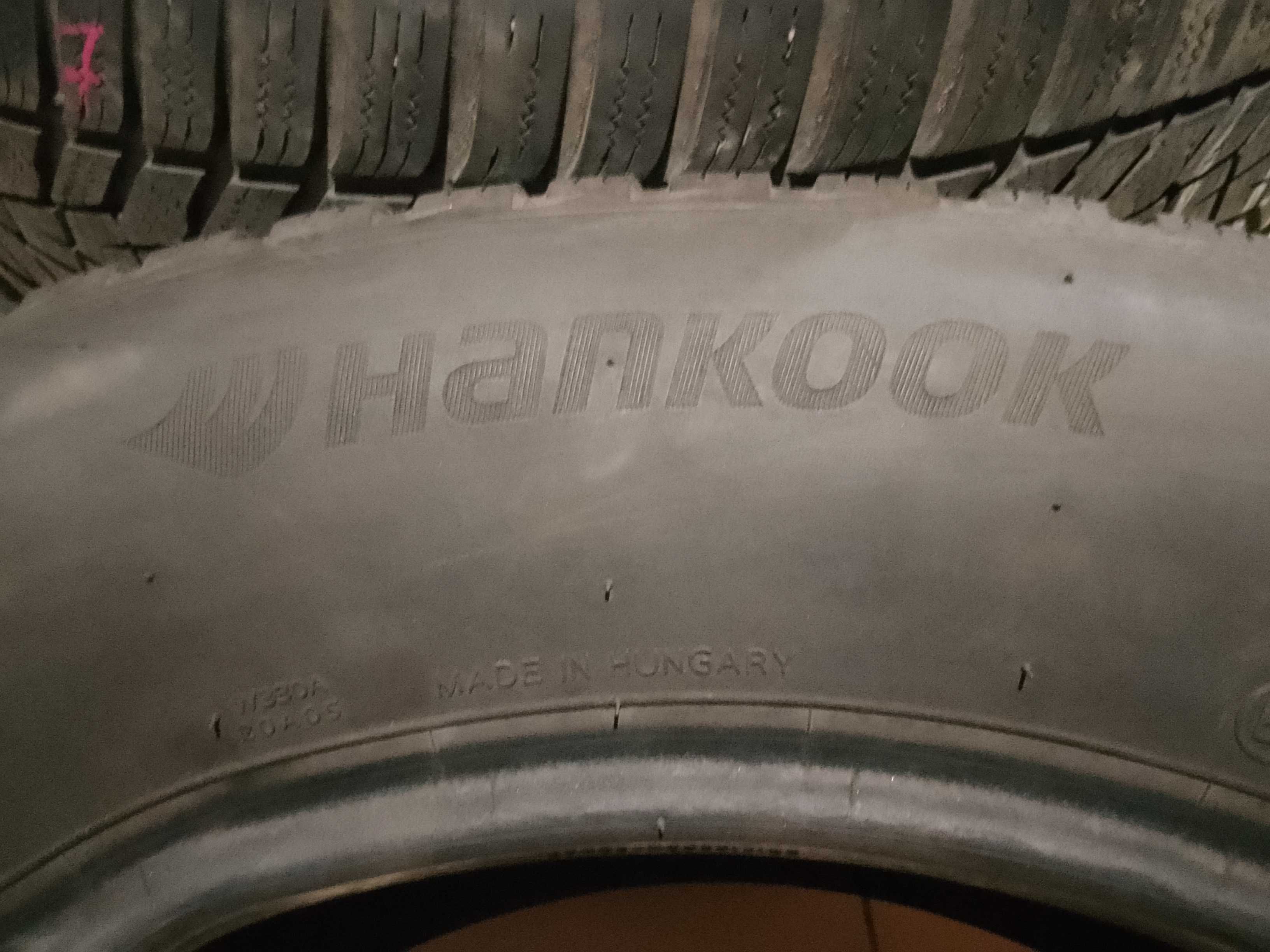 Комплект шин 215/65R17 HANKOOK  Winter Icert Ivo3