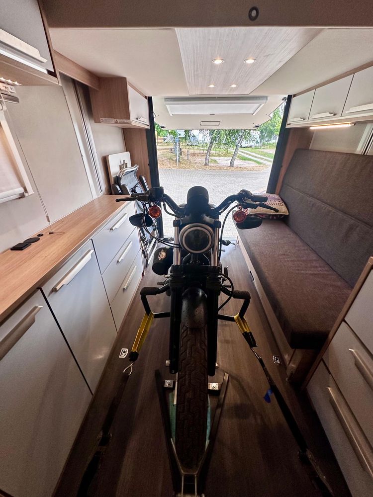 Cesja leasingu Knaus Deseo! Przyczepa kempingowa do przewozu motocykli