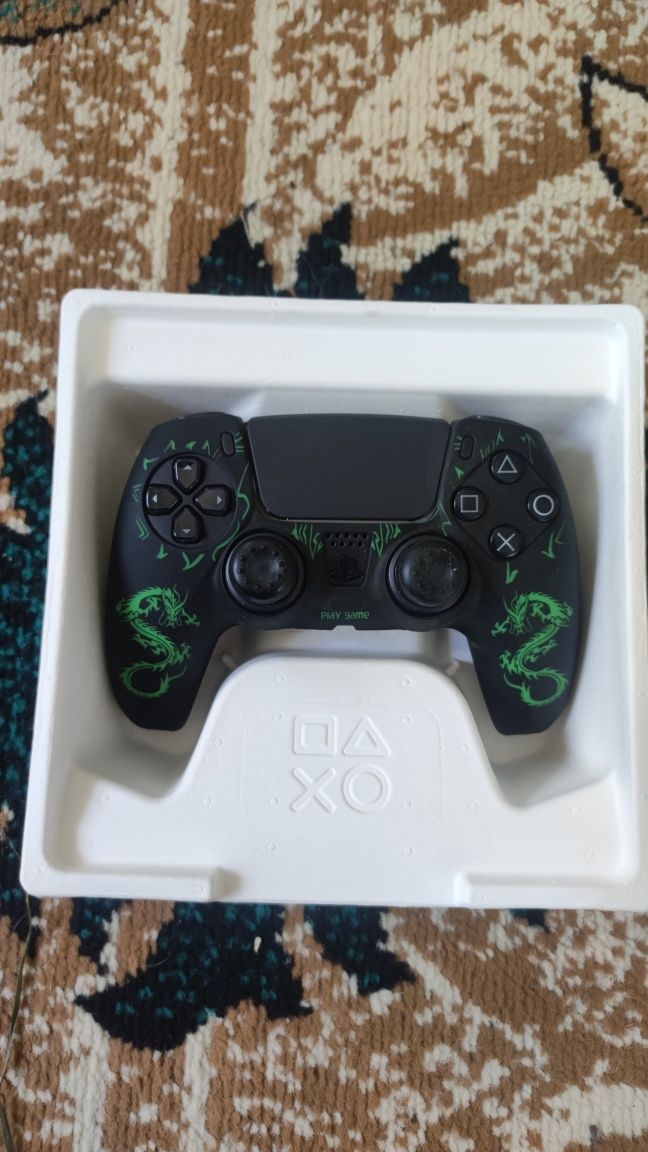 Продам джойстик PS 5 майже новий