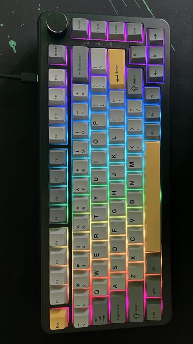 Продаю игровую механическую клавиатуру Ajazz ak820 max!