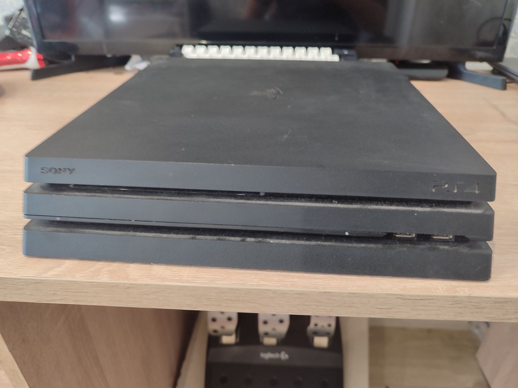 Продам playstation 4 pro на 1 терабайт