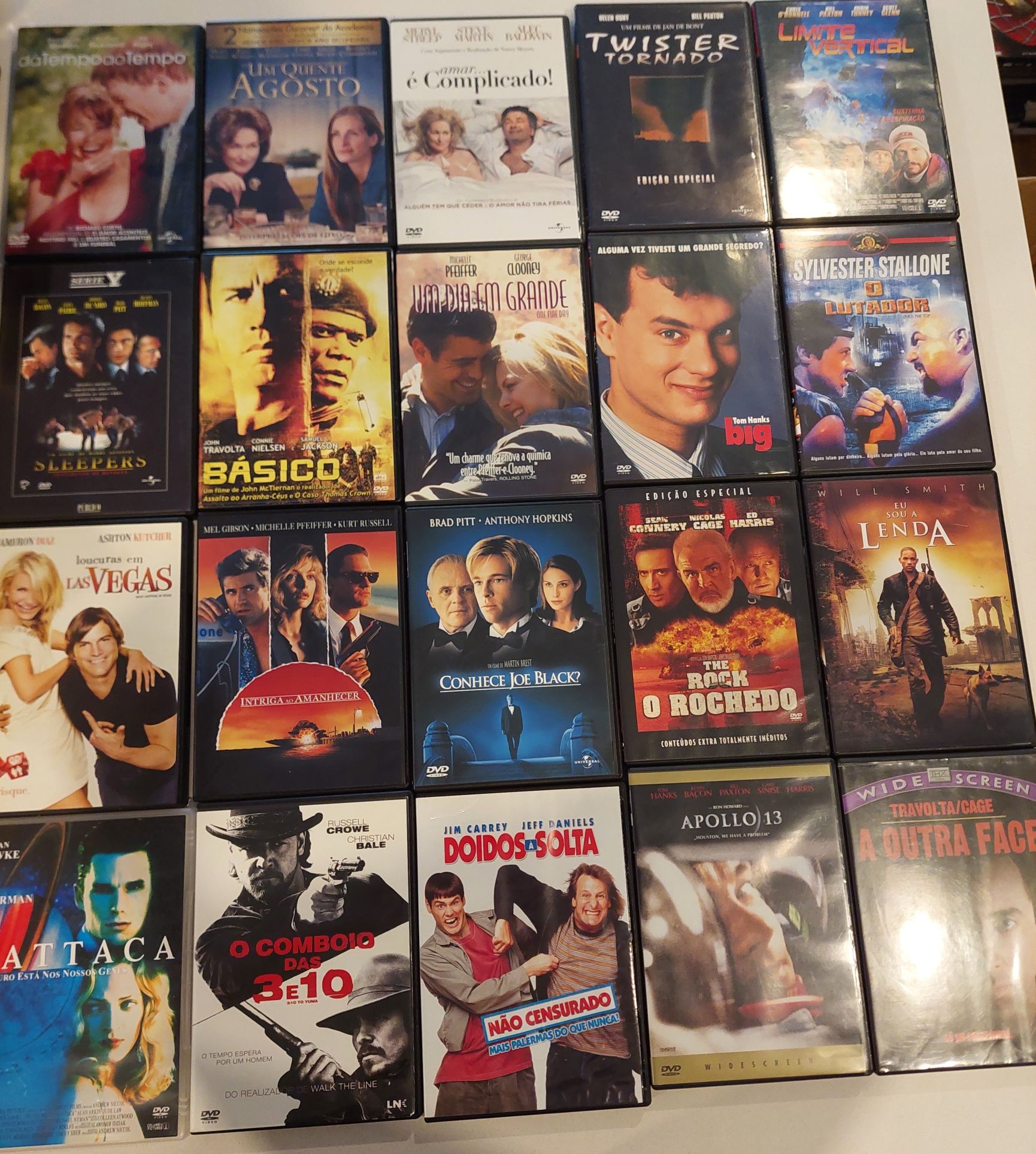 Vendo DVDs originais 10=40€