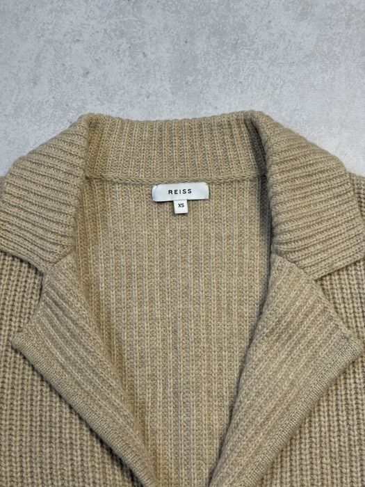 Шерстяной кардиган Reiss мужской вязаный бежевого цвета (оригинал)