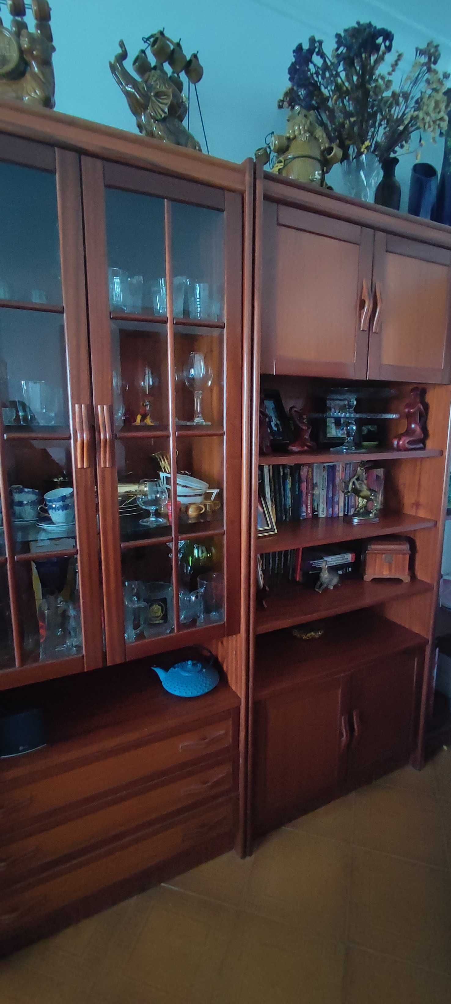 Móvel de Sala em Madeira