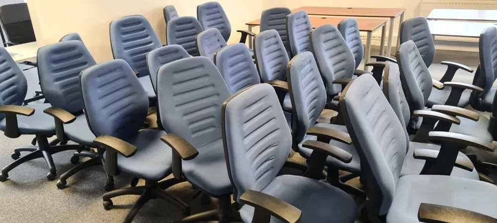 Fotel biurowy obrotowy niebieski fotele biurowe do biur szkół domu