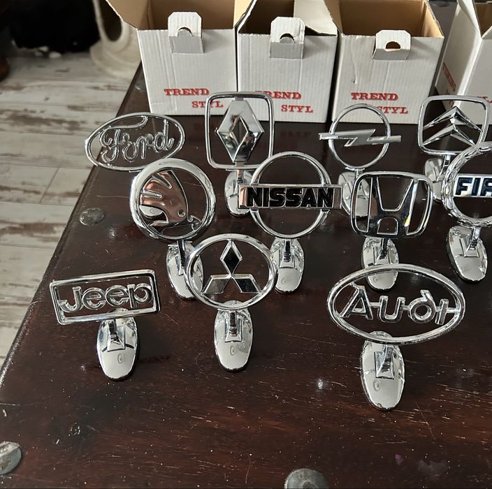 Logo na maske Mercedes, Audi, VW itp