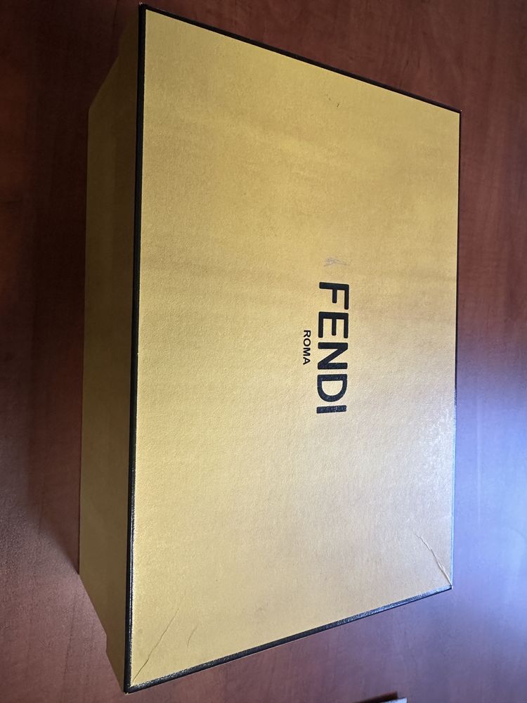 Vendo sapatilhas louis vuitton e Fendi