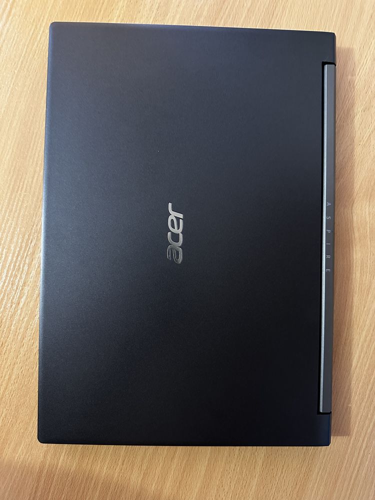 Ноутбук Acer Aspire 7  игровий