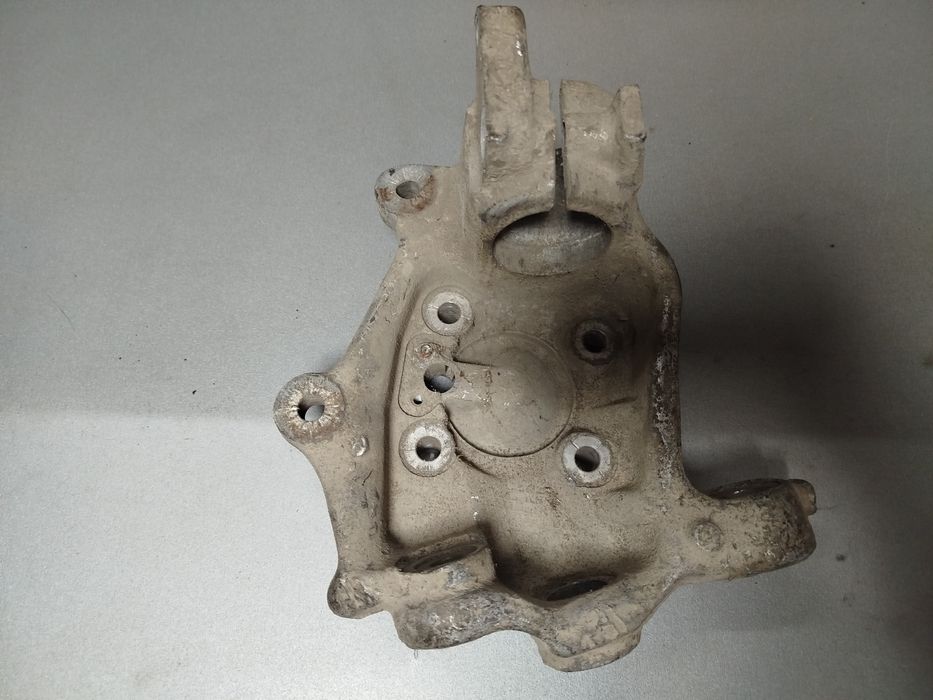 Цапфа ступица поворотний кулак ліва права бмв 5е39 bmw