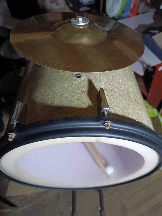 Барабан-флортом 16 дюймов.