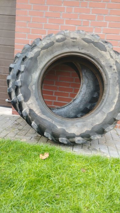 Sprzedam stare opony do traktora 14.9/ 28