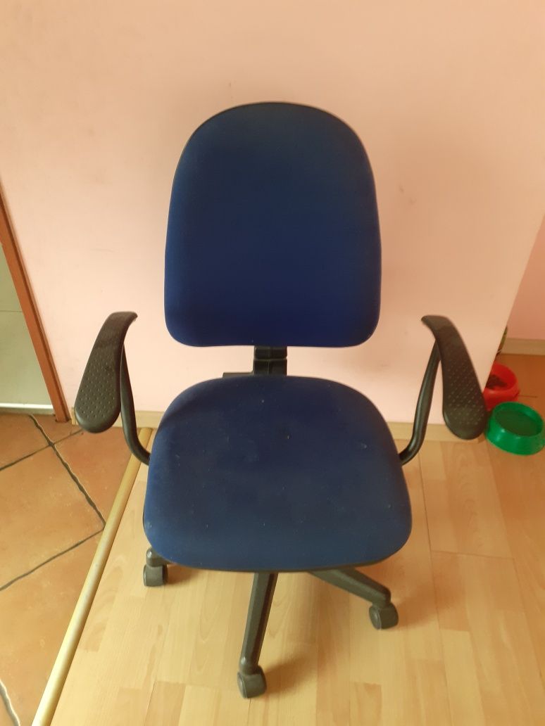 Fotel obrotowy biurowy