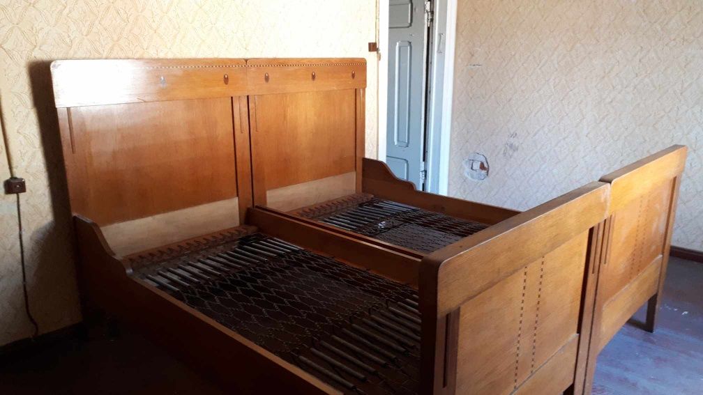 Łóżko sypialniane plus szafki nocne