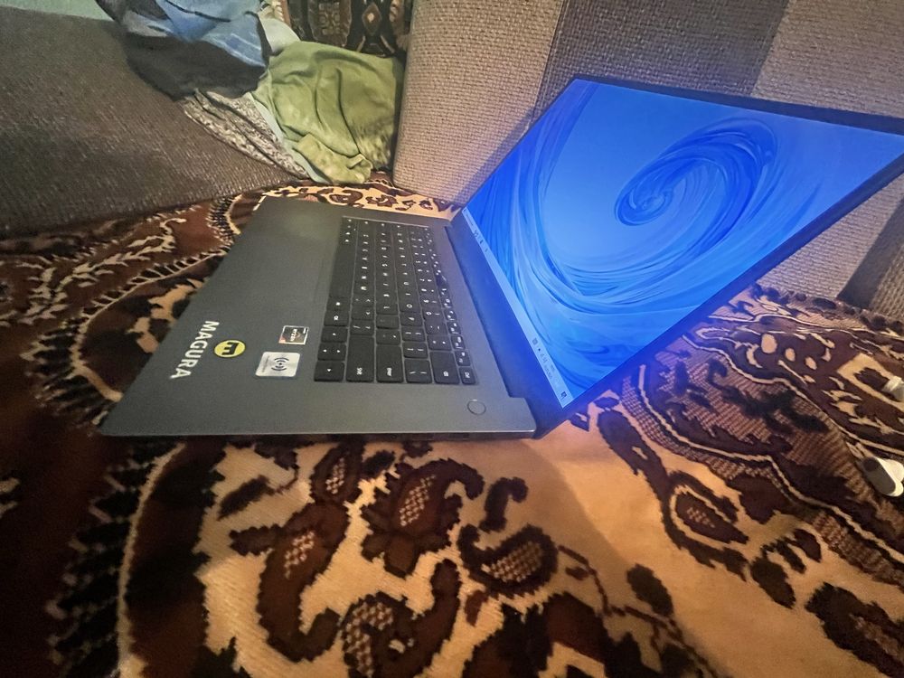 Laptop Huawei d15