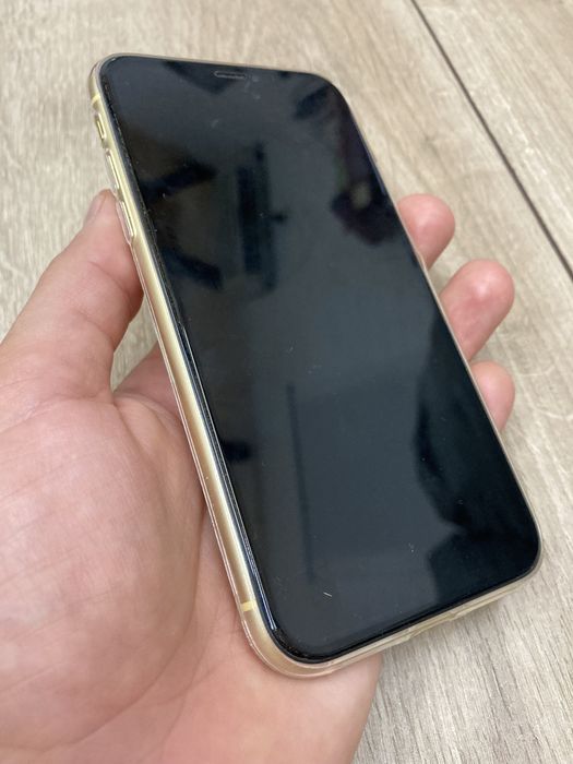 Чехол прозрачный на iPhone