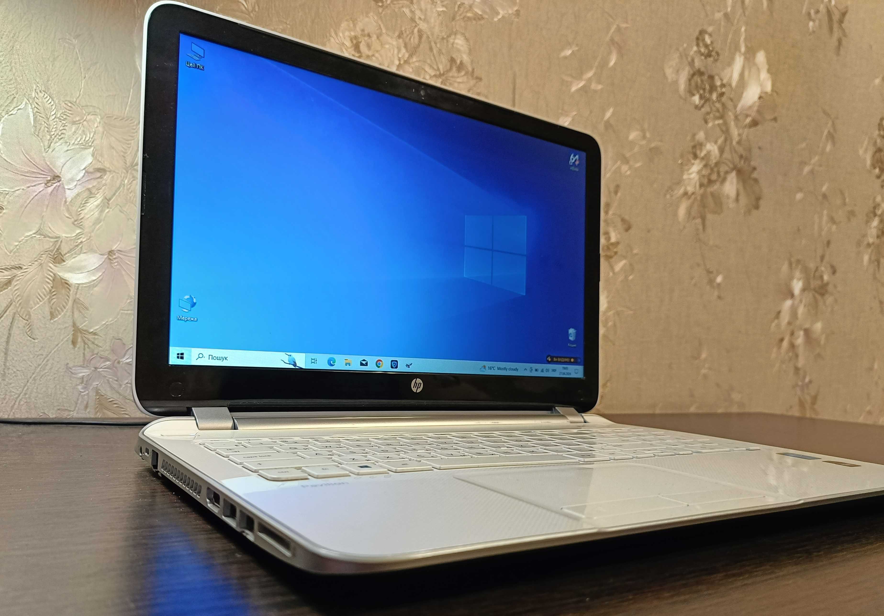 Ноутбук HP Pavilion 15.6 Intel core i3 8 RAM 256SSD+1TB HDD+RADE