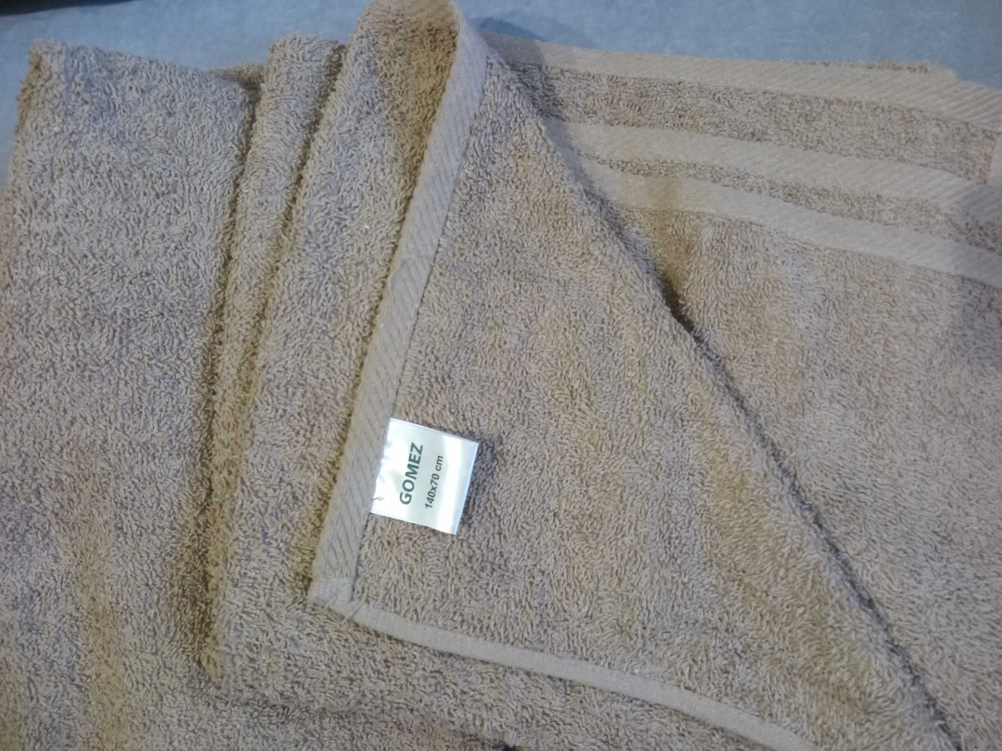 dwa ręczniki kąpielowe bawełniane 70 na 140 kolor jasny brąz