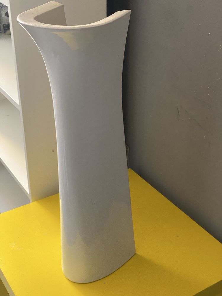 Postument pod umywalke w b.d.stanie