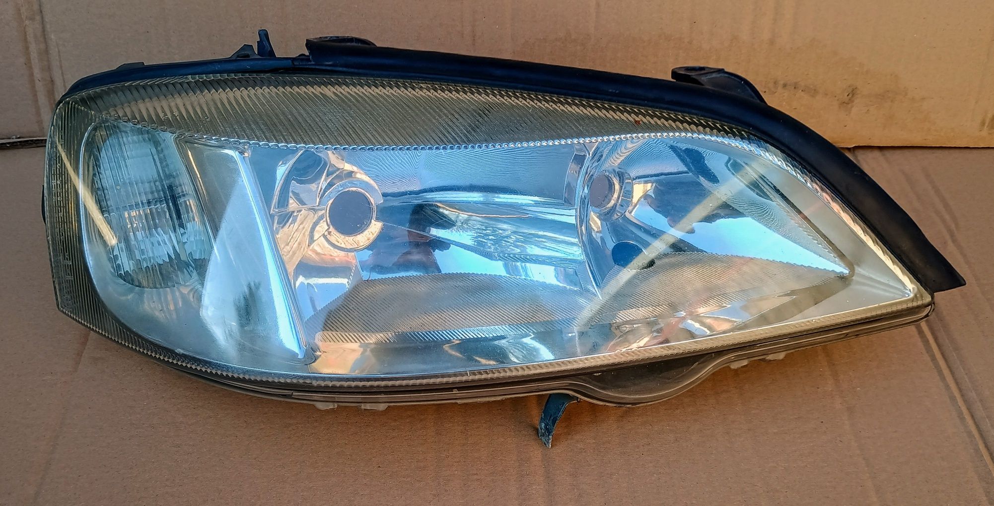 Reflektory lampy przednie komplet Opel Astra G