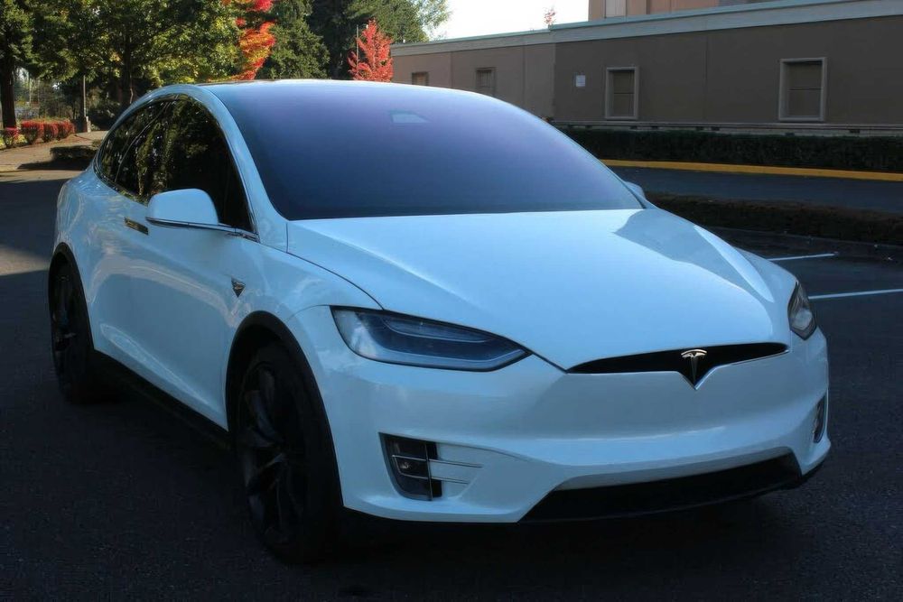 Tesla Model X 75D      2018