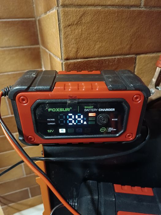 Нові, інтелектуальні зарядки для аккумуляторів, не трансформаторні.