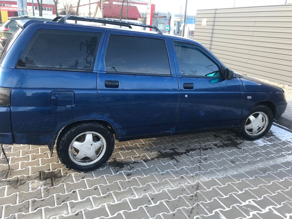 Продаю ваз 2111.