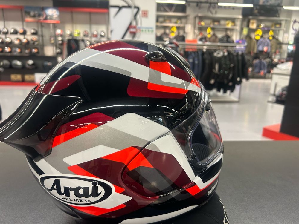 Capacete ARAI Quantic Red Serpente S,, com 2 anos, ainda na garantia