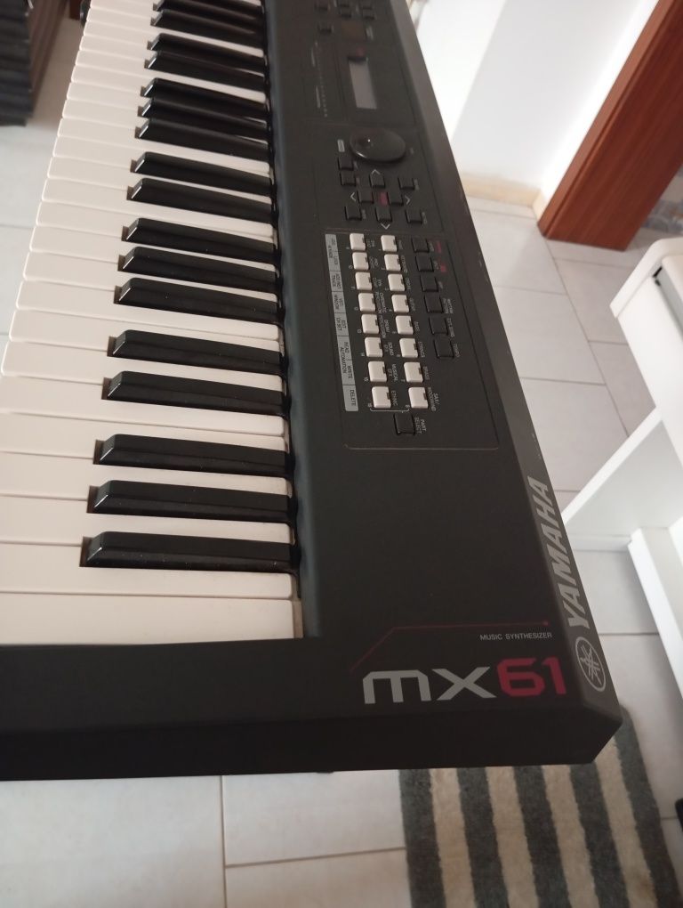 Teclado Yamaha MX 61 como novo turbinado com banco de timbres top