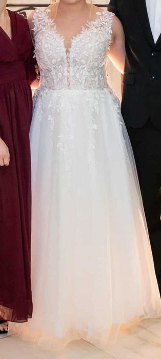 Biała suknia ślubna w stylu boho