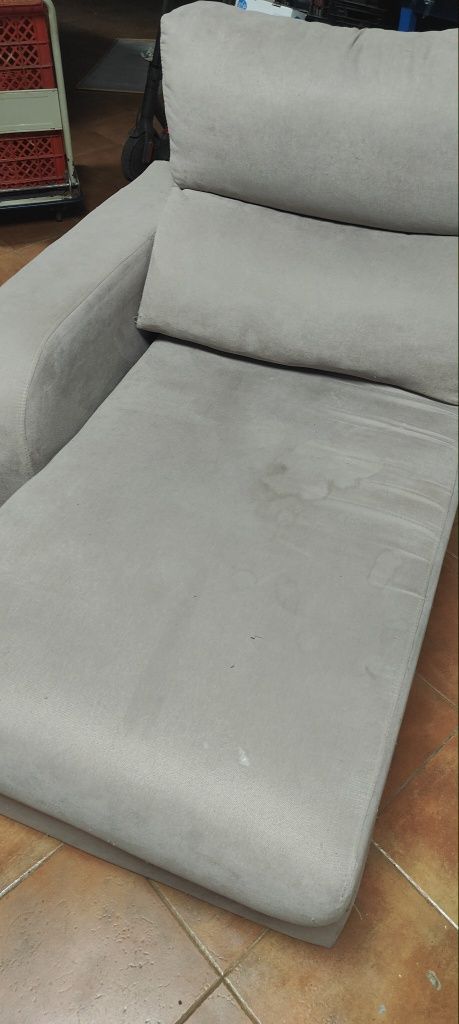 Sofá com Chaise longue