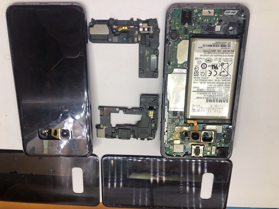Запчастини Samsung S10e