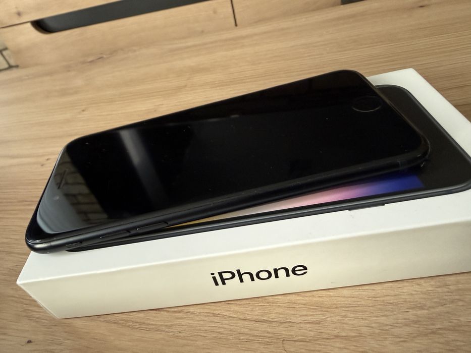 iphone se 3 Gen (2022) 84% bateria