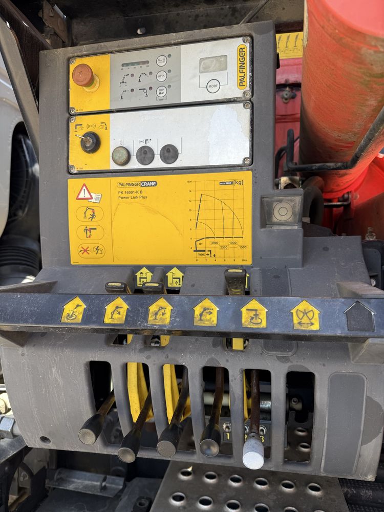 Volvo FM440 com grua e bascúla