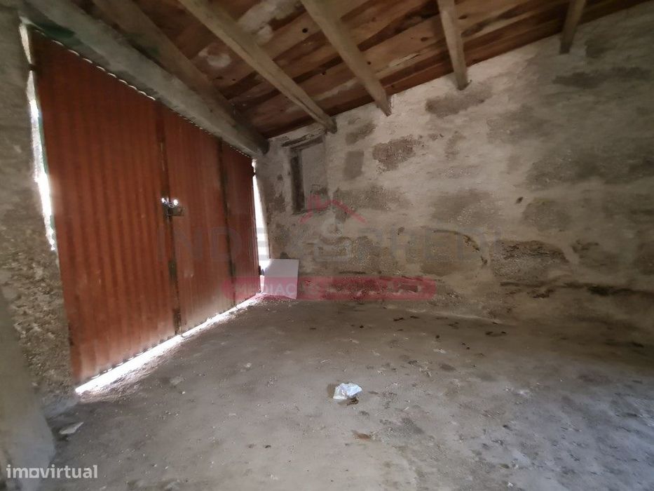Moradia em Pedra - Carrosela - Tabua