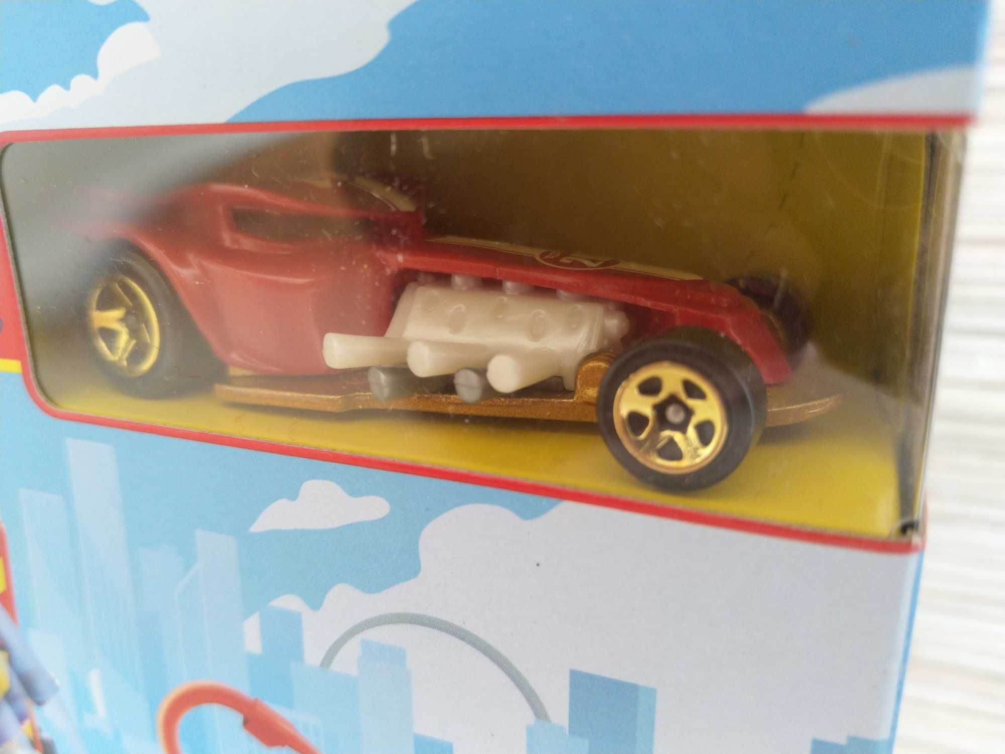 HIT Hot wheels odjazdowa stacja paliw HW + autko KURIER