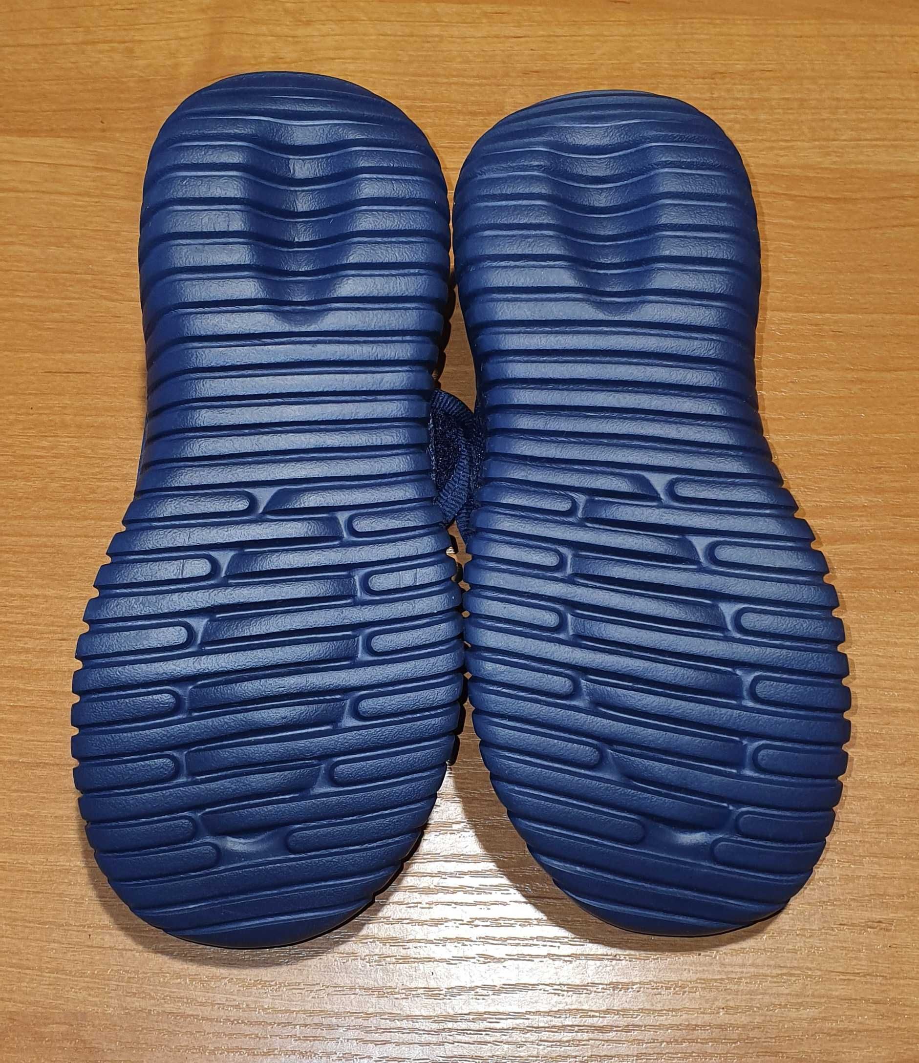 NOWE buty kapcie GEORGE oddychające na rzepy antypoślizgowe r. 28/18cm