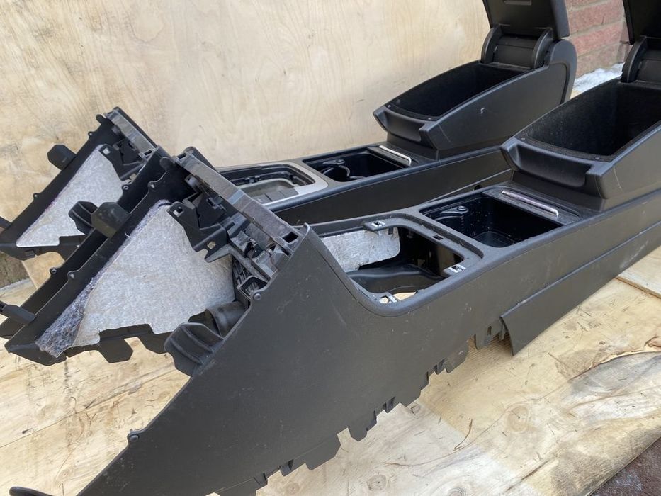 Підлокітник Volkswagen Passat B6 та інше 2005-2010р Європа Оригінал